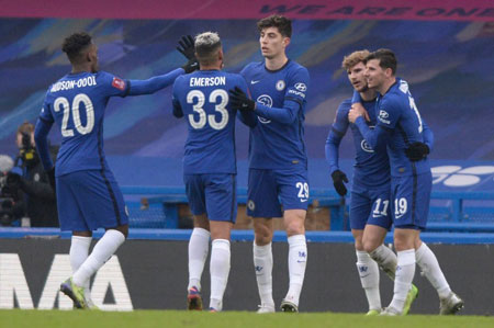 云南玉昆祝贺铜梁龙冲超：对从业余联赛起步的艰辛感同身受