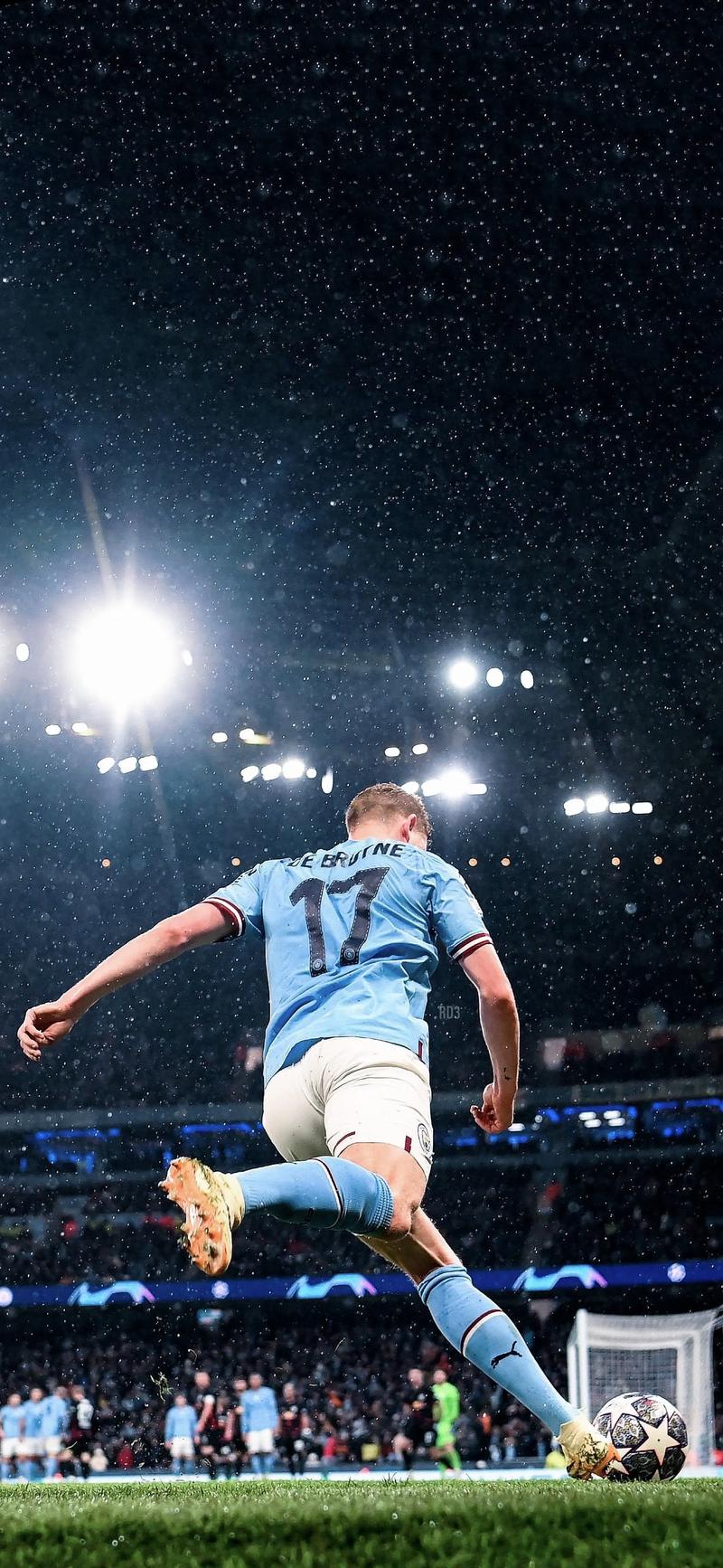 坏消息，勇士队的库里因背部受伤被排除在对阵雄鹿队的比赛之外