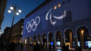 山西队本赛季7胜7负排名第11，主要原因是这两核心离队